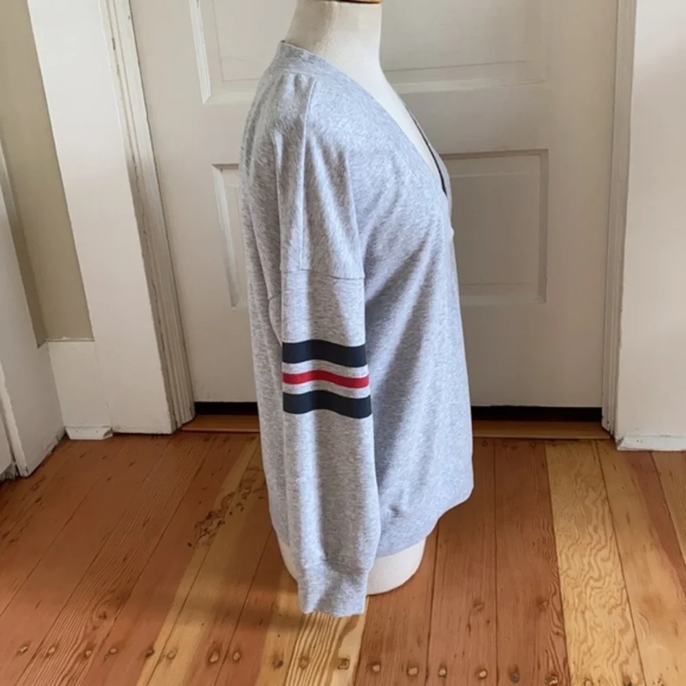 Treasure & Bond‎ Grey Long Sleeve Stretch Knit Deep V Pullover XS